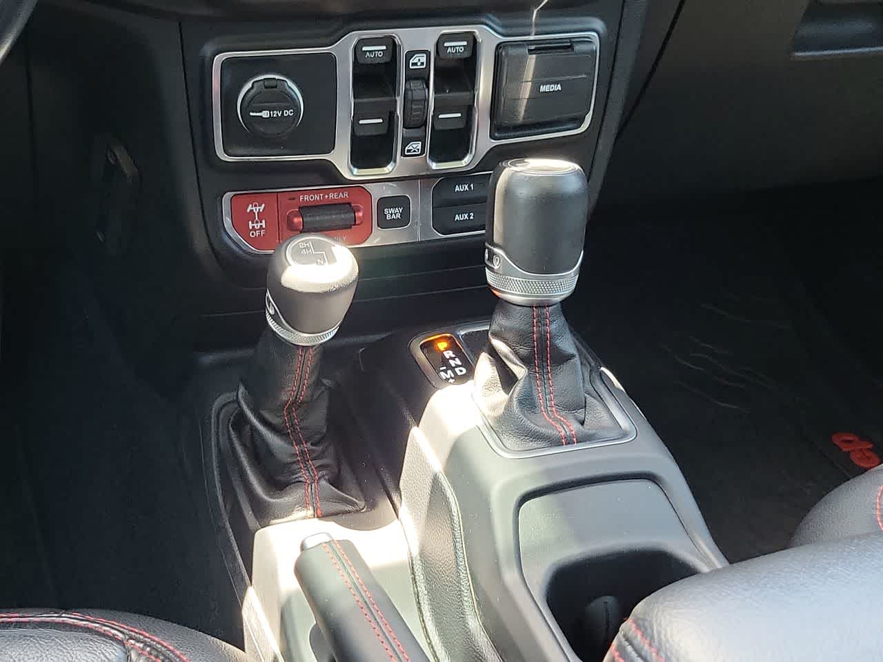 Thumbnail: 2019 Jeep Wrangler - 25
