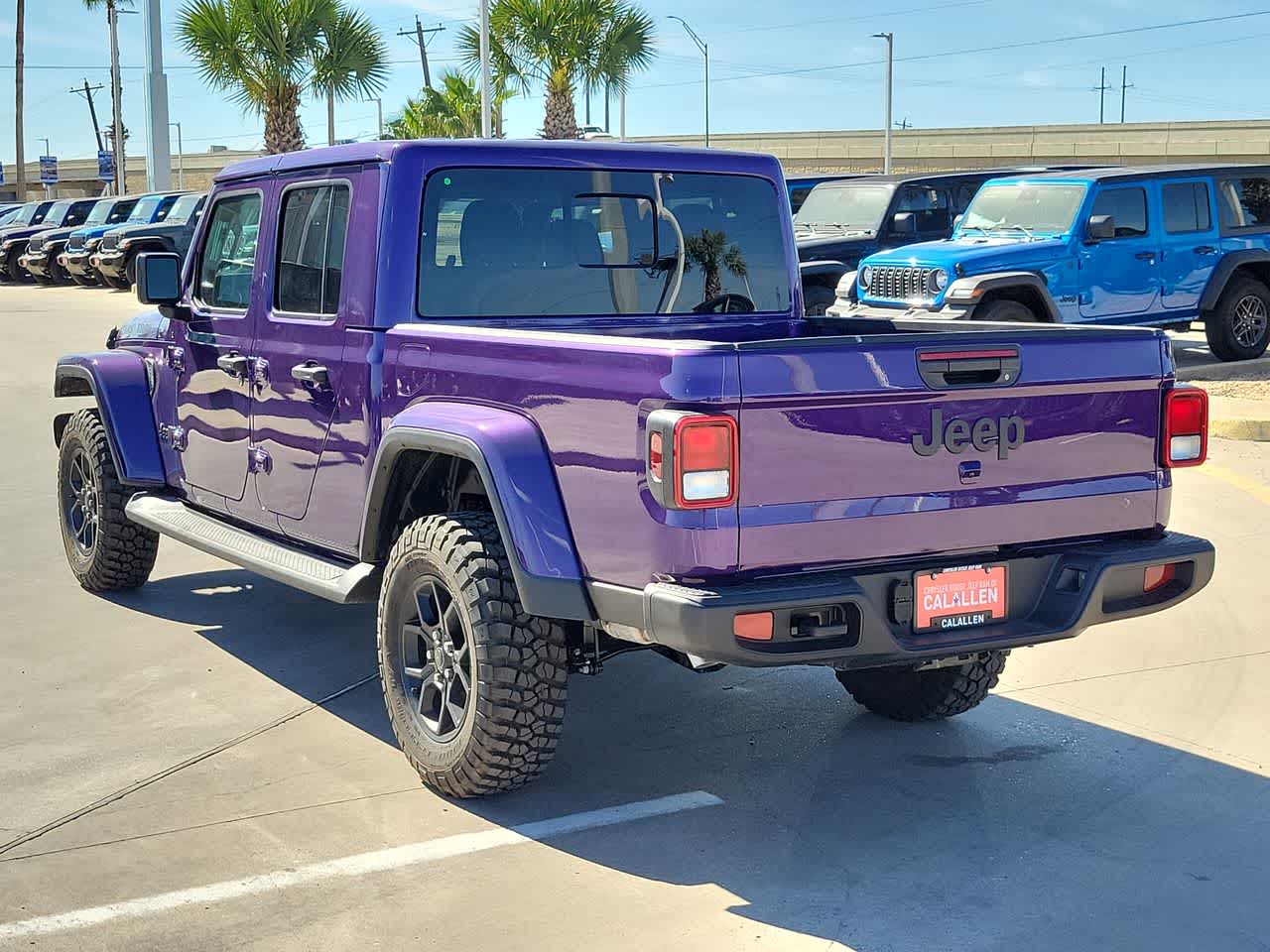 Thumbnail: 2026 Jeep Gladiator - 12