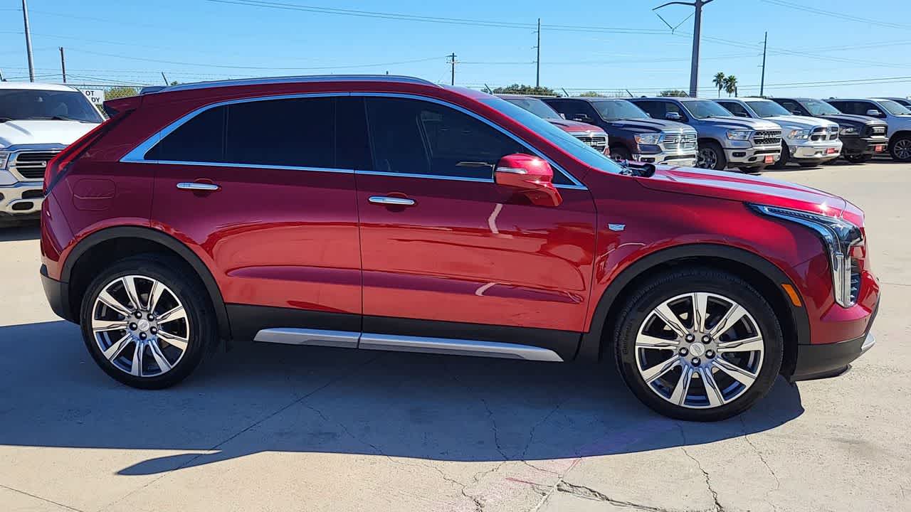 Thumbnail: 2023 Cadillac XT4 - 9