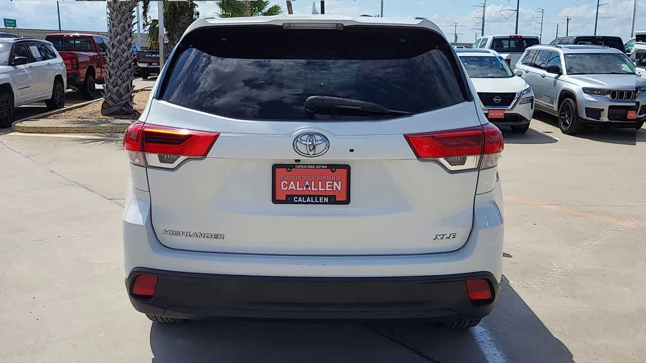 Thumbnail: 2018 Toyota Highlander - 7