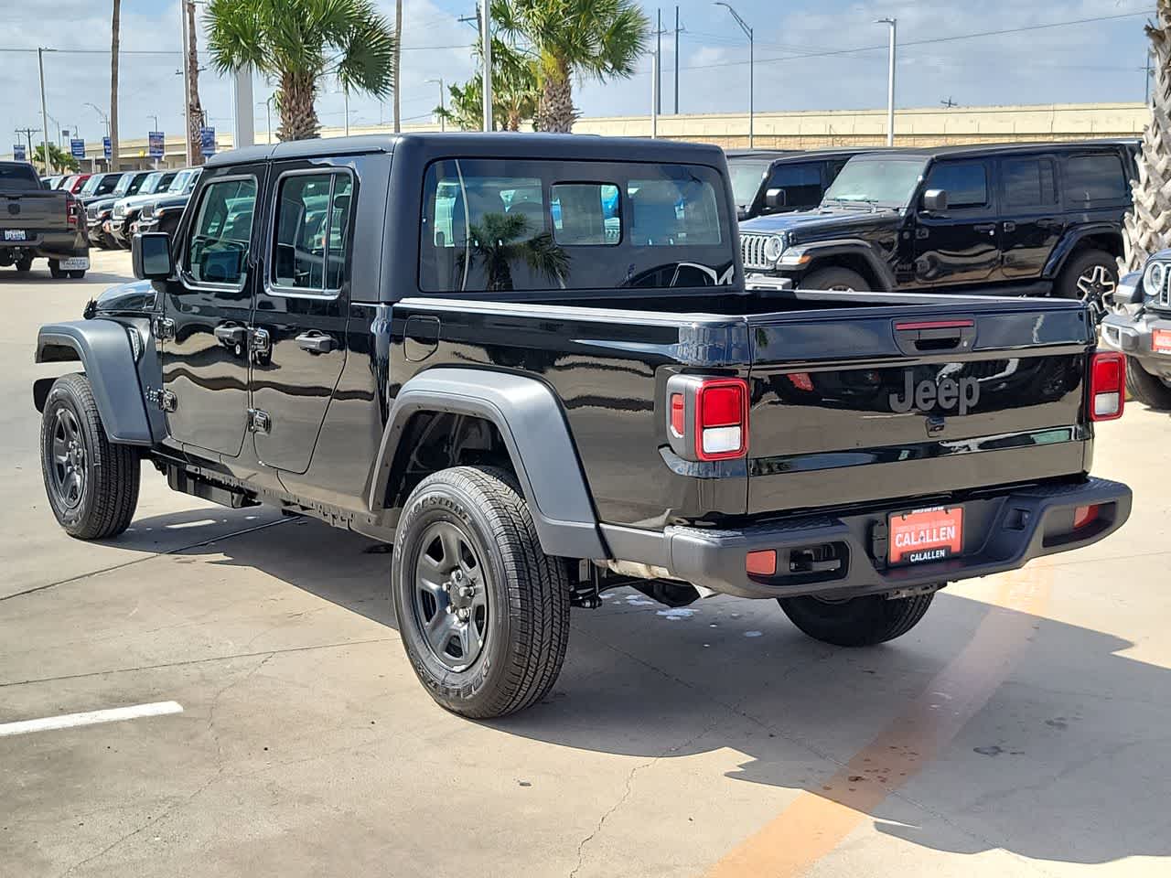 Thumbnail: 2026 Jeep Gladiator - 12