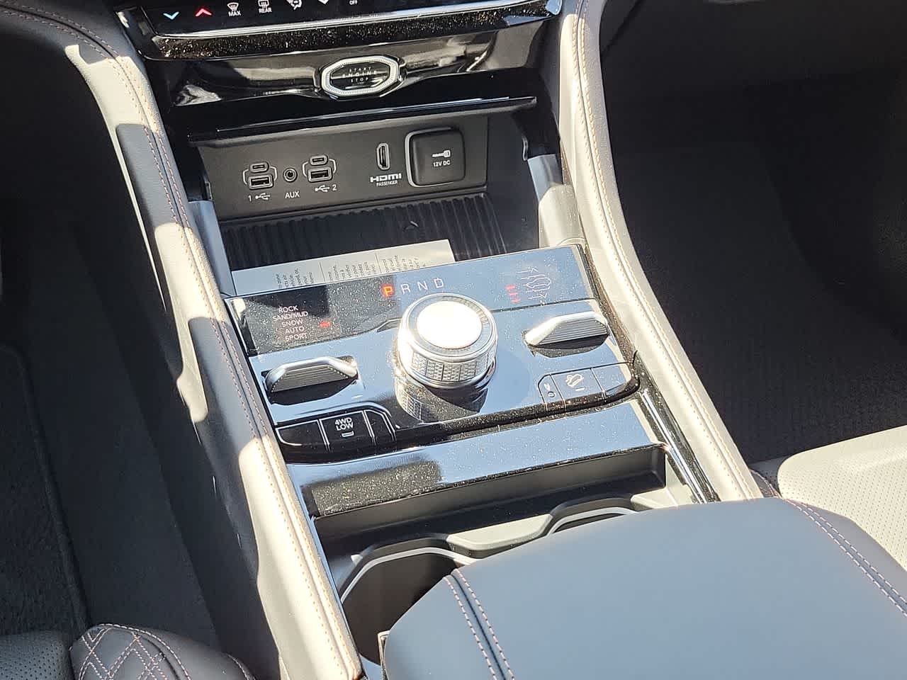 Thumbnail: 2026 Jeep Grand Cherokee - 25