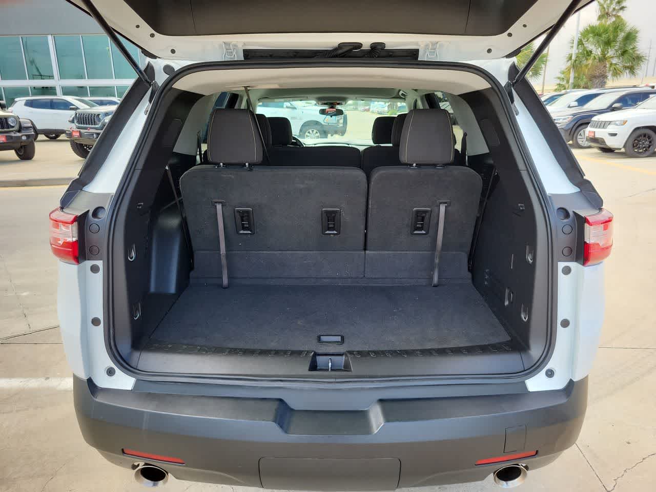 Thumbnail: 2020 Chevrolet Traverse - 27