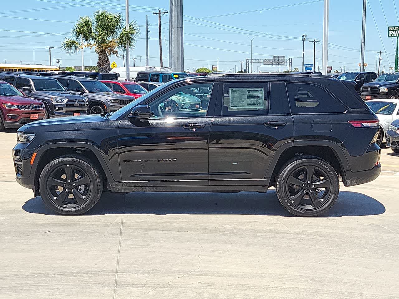 Thumbnail: 2025 Jeep Grand Cherokee - 11