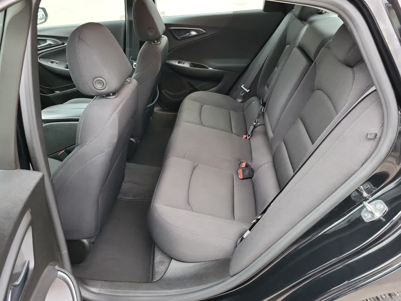 Thumbnail: 2024 Chevrolet Malibu - 21