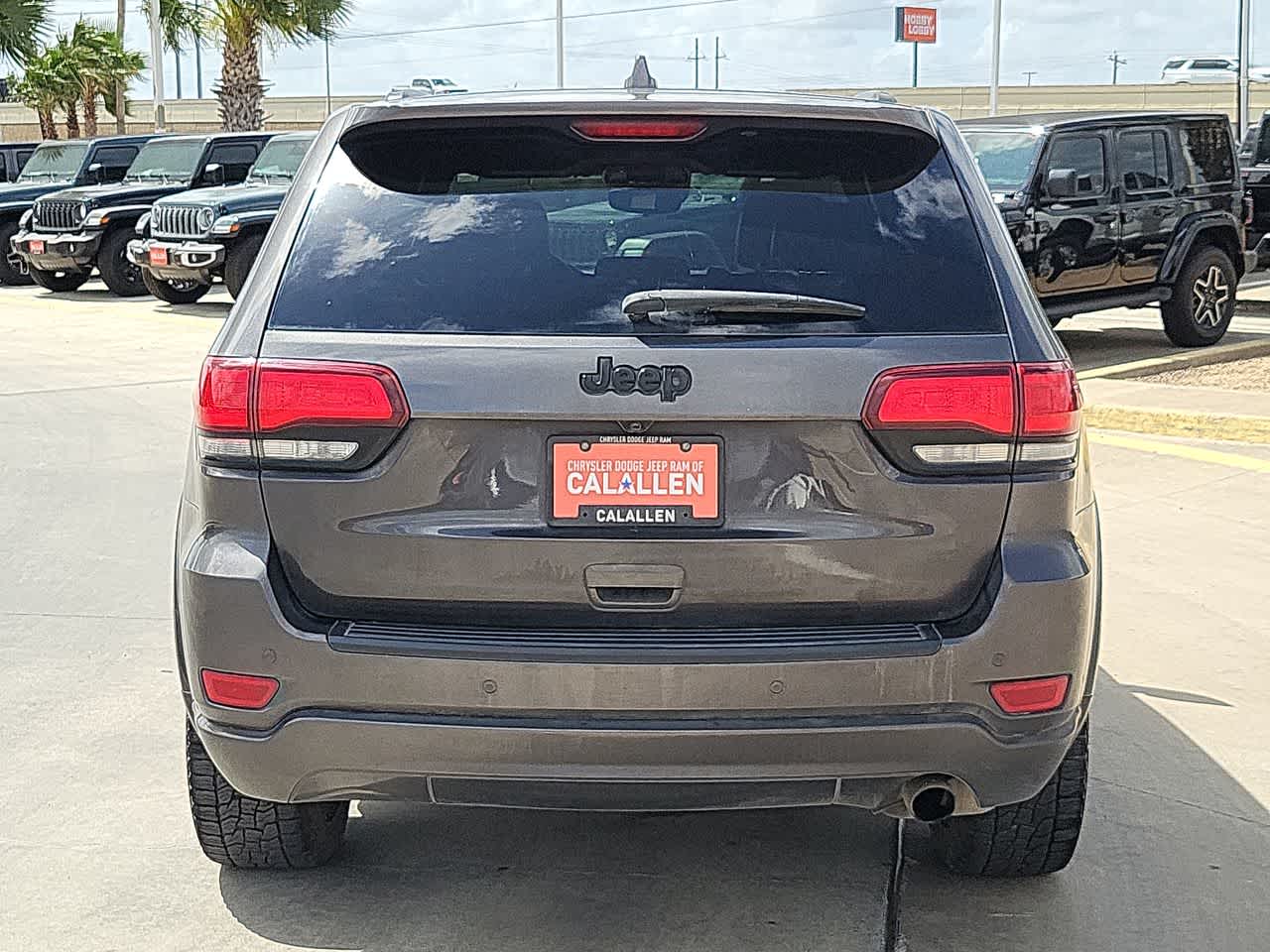 Thumbnail: 2021 Jeep Grand Cherokee - 12