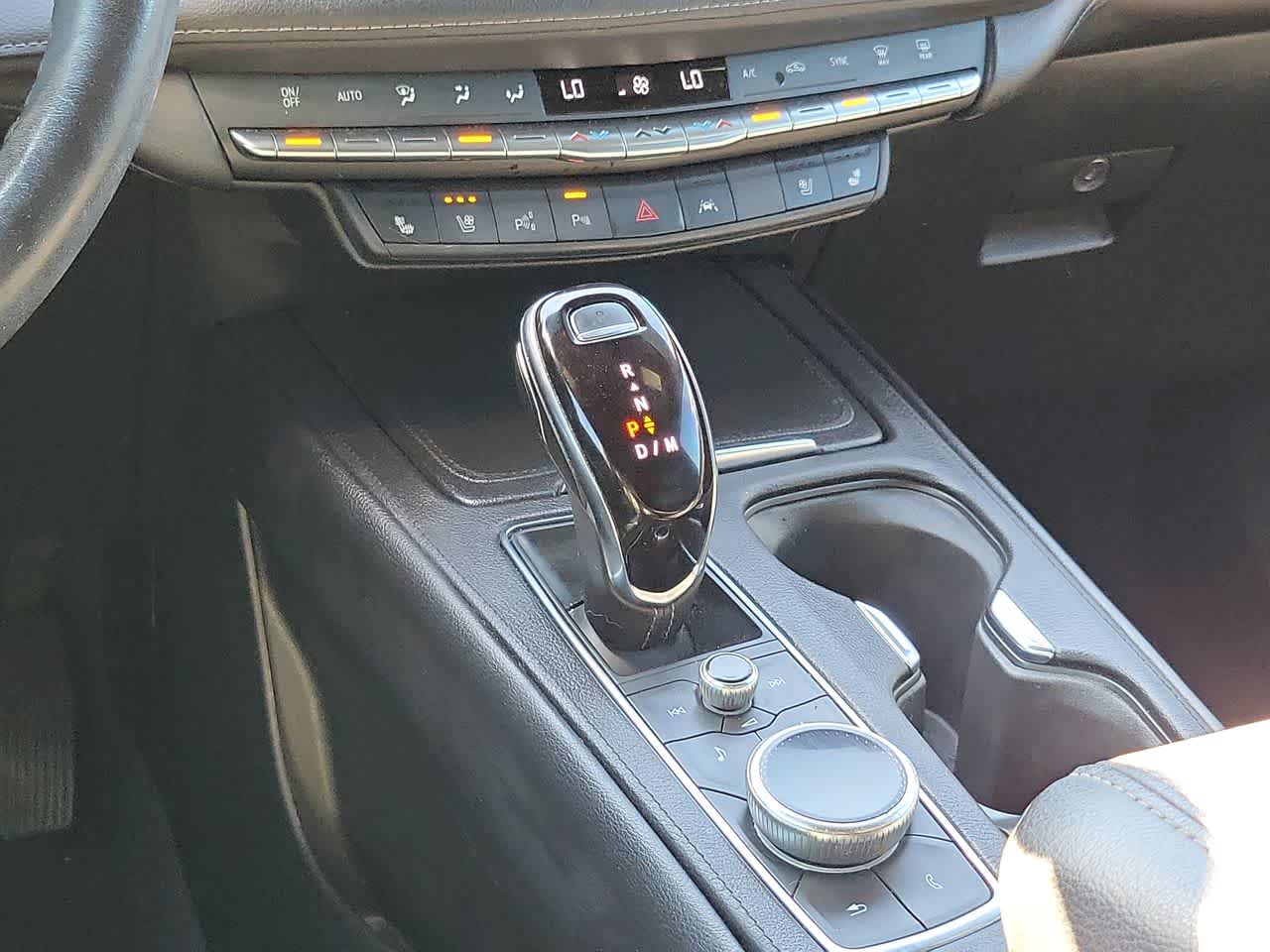 Thumbnail: 2023 Cadillac XT4 - 25