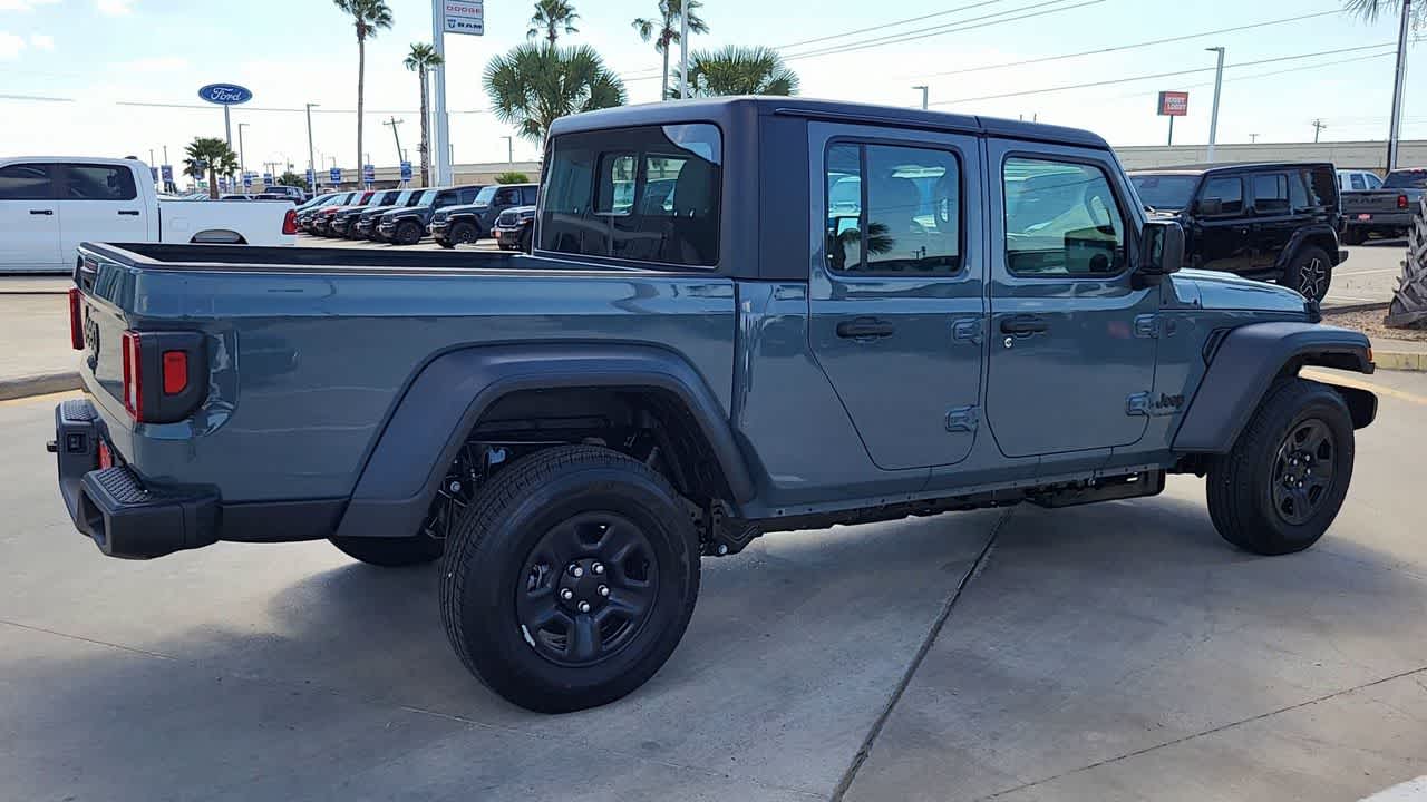Thumbnail: 2026 Jeep Gladiator - 8