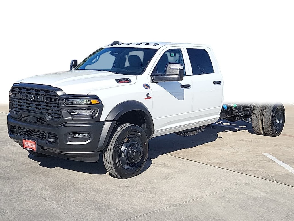 New 2026 Ram 5500 Chassis Cab TRADESMAN CREW 4X4 84' CA Pickup