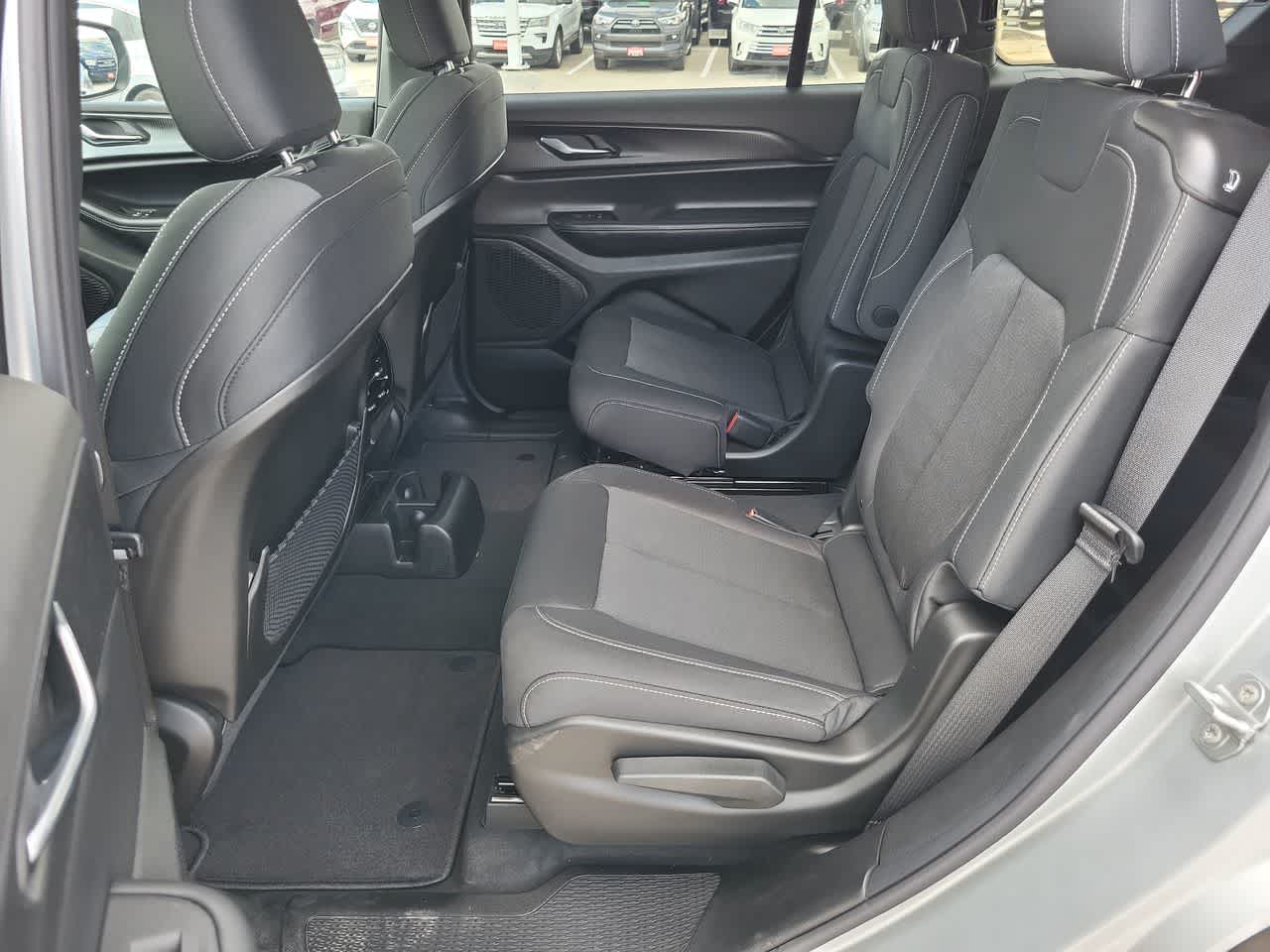 Thumbnail: 2025 Jeep Grand Cherokee - 21