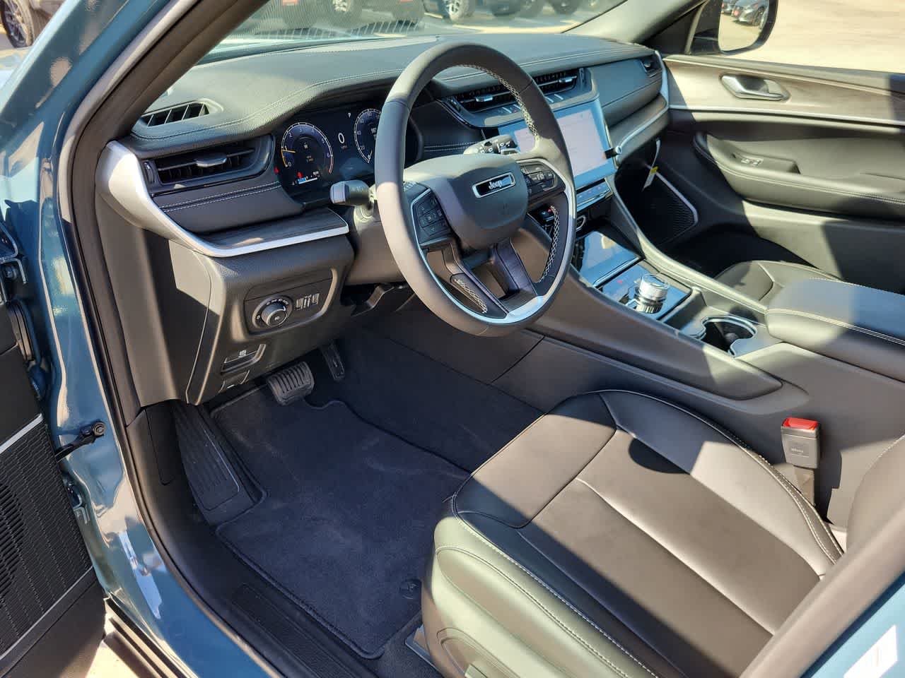 Thumbnail: 2026 Jeep Grand Cherokee - 10