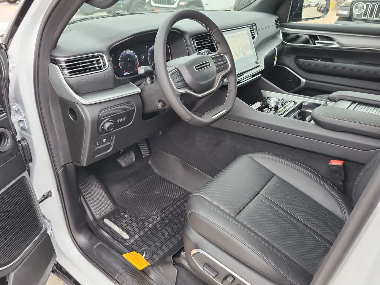 Thumbnail: 2026 Jeep Grand Wagoneer - 10