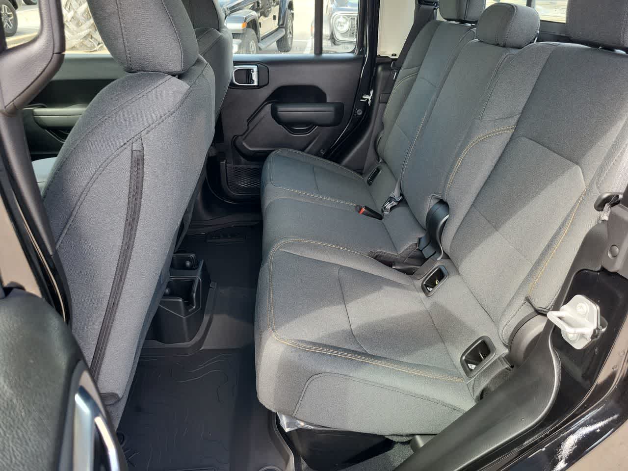 Thumbnail: 2026 Jeep Gladiator - 21