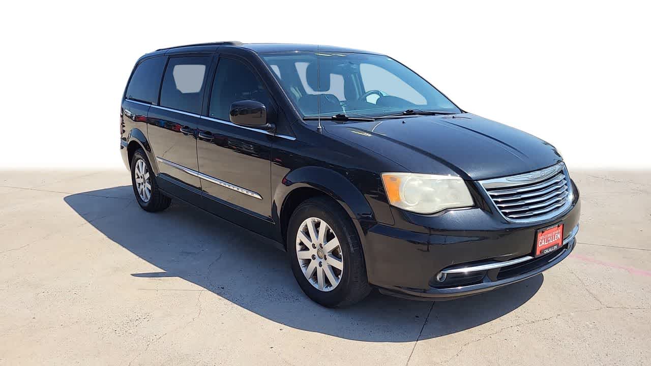 2014 Chrysler Town & Country Touring photo 2