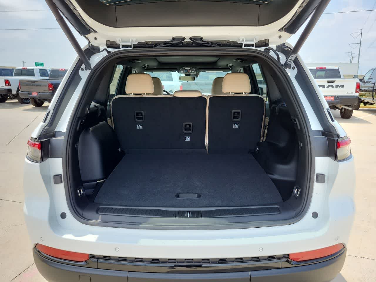 Thumbnail: 2025 Jeep Grand Cherokee - 27