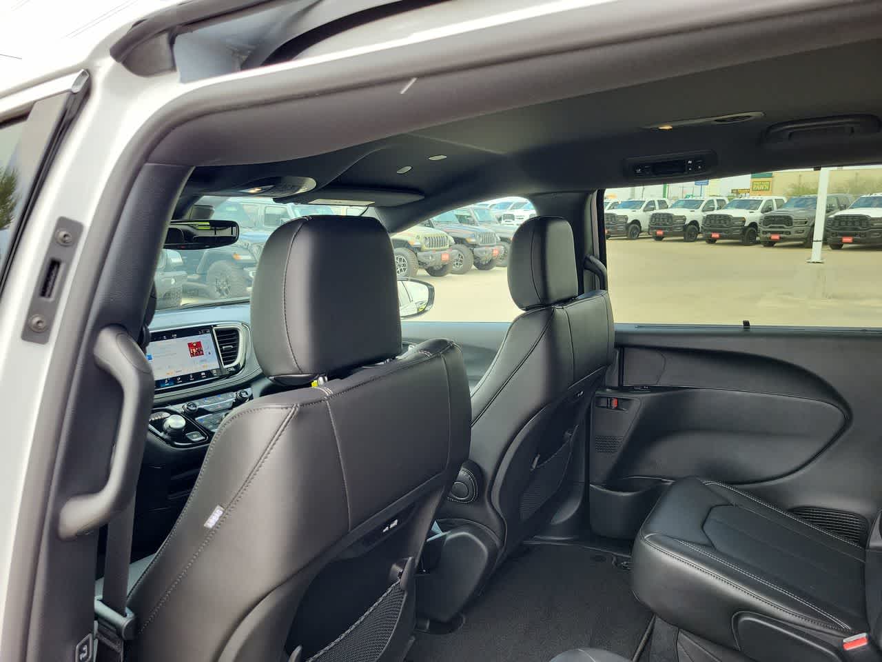 Thumbnail: 2026 Chrysler Pacifica - 20