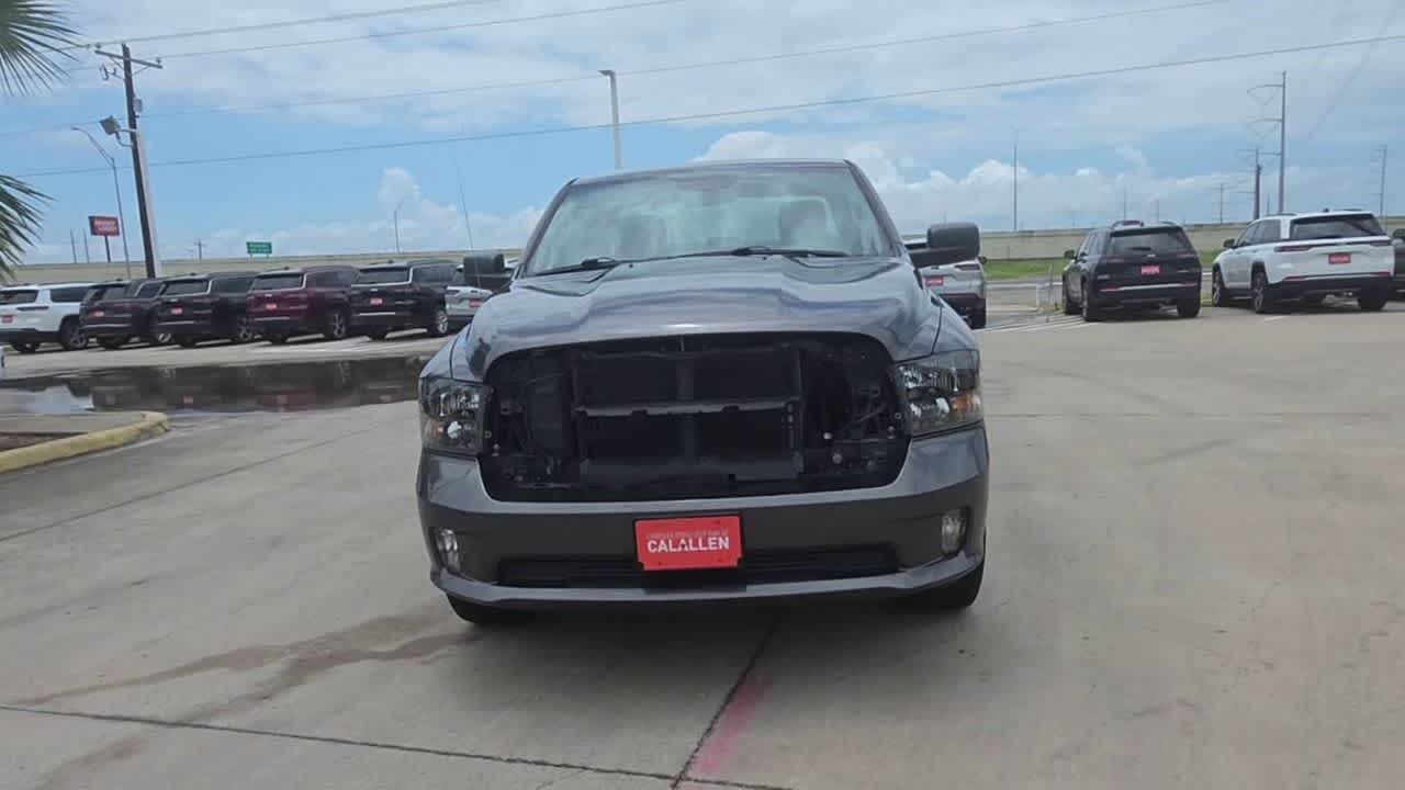 Thumbnail: 2021 RAM 1500 Classic - 3