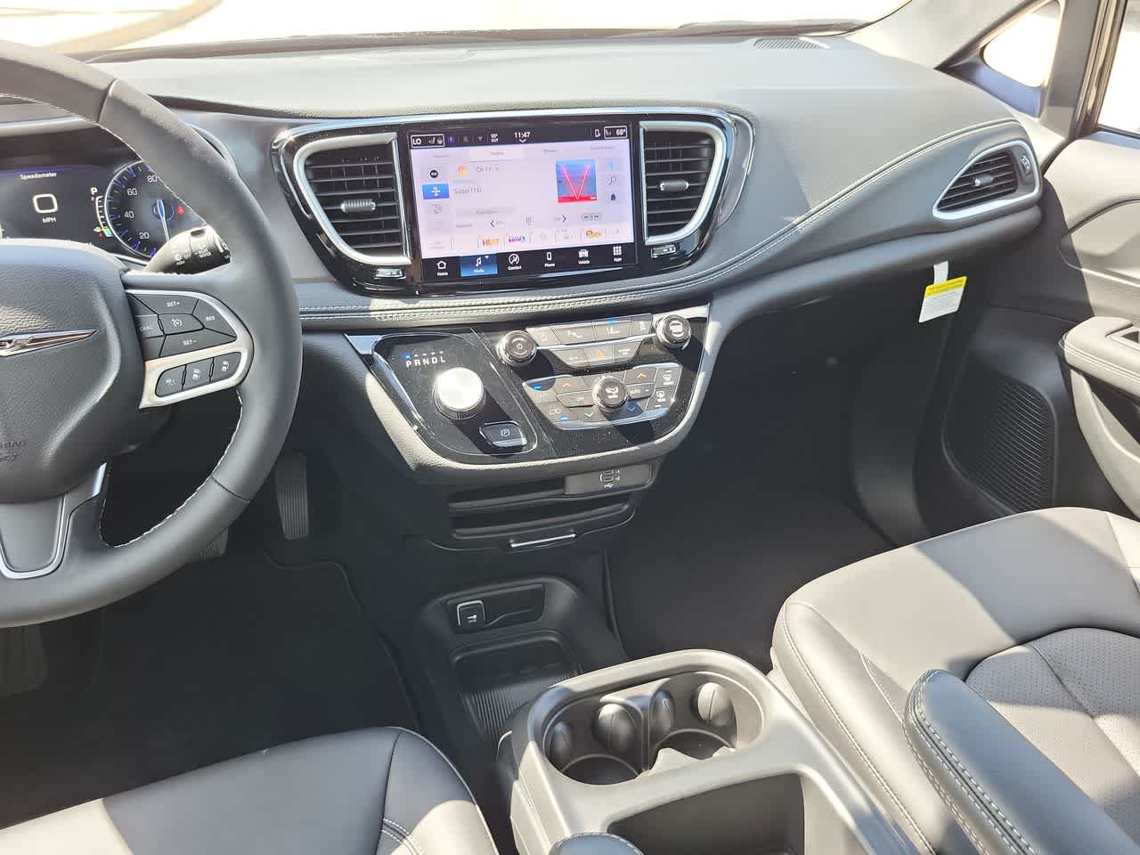 Thumbnail: 2026 Chrysler Pacifica - 24