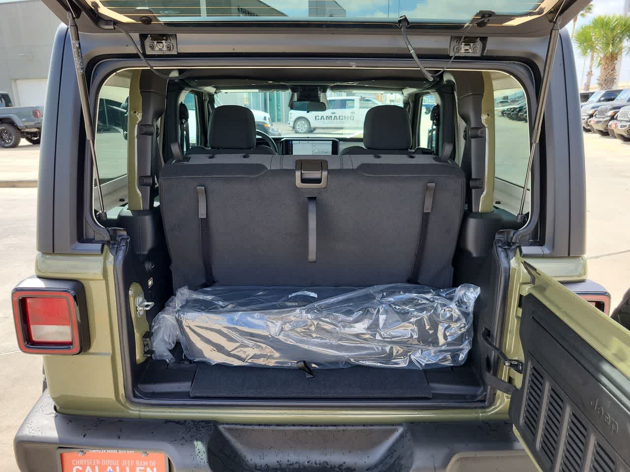 Thumbnail: 2026 Jeep Wrangler - 27