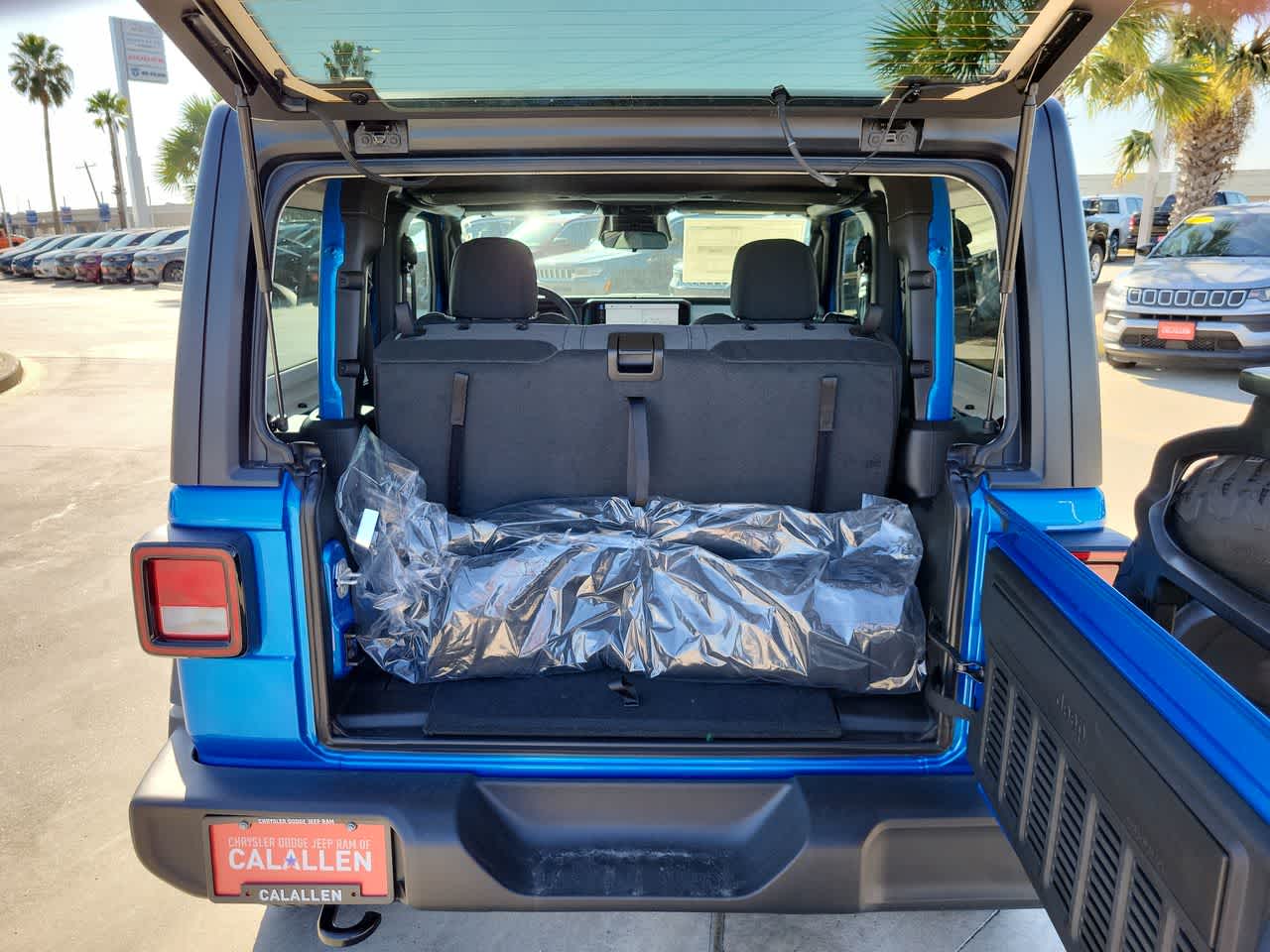 Thumbnail: 2026 Jeep Wrangler - 27