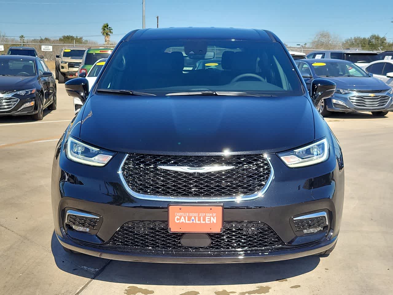 Thumbnail: 2026 Chrysler Pacifica - 14