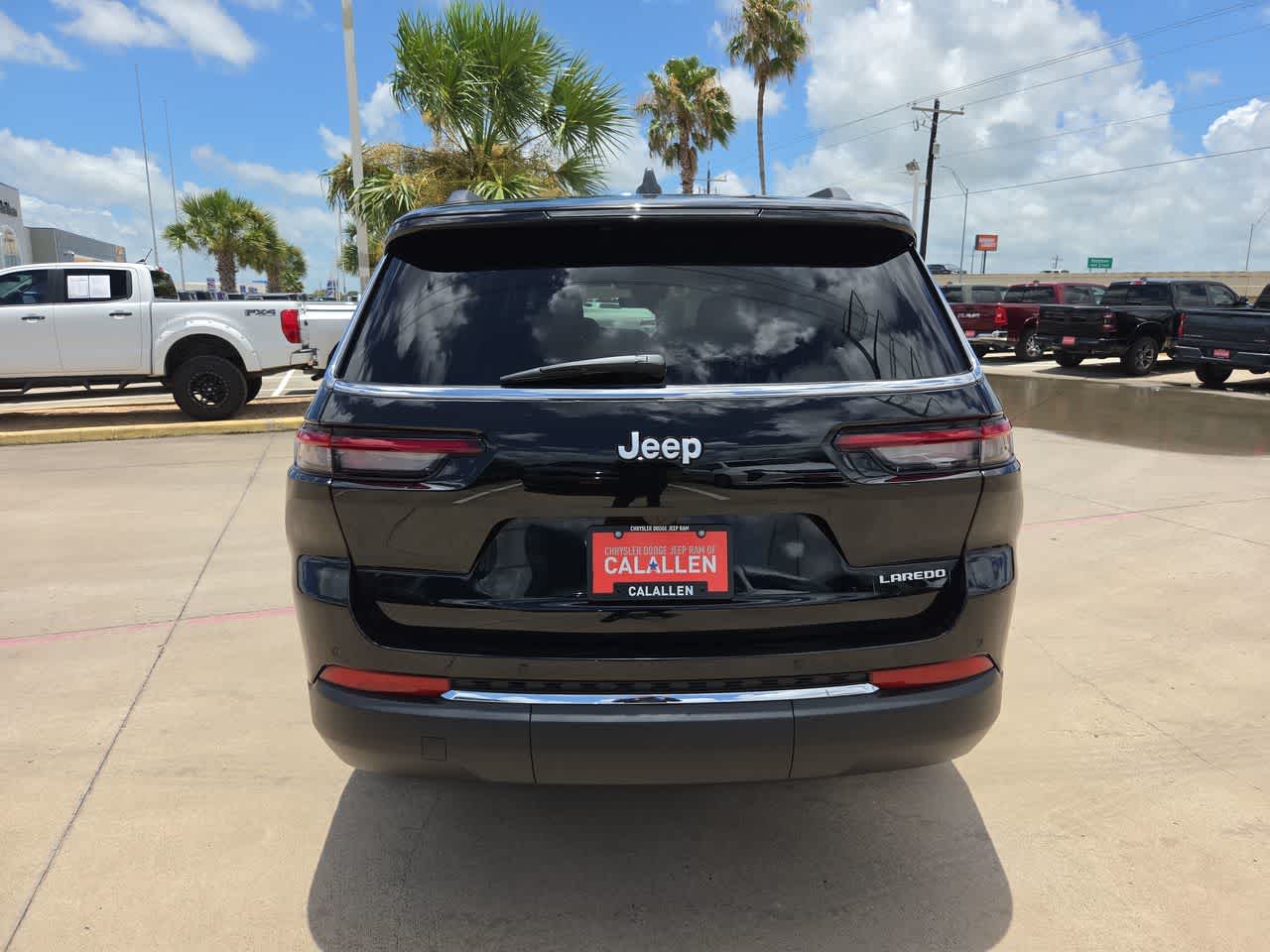 Thumbnail: 2026 Jeep Grand Cherokee - 13