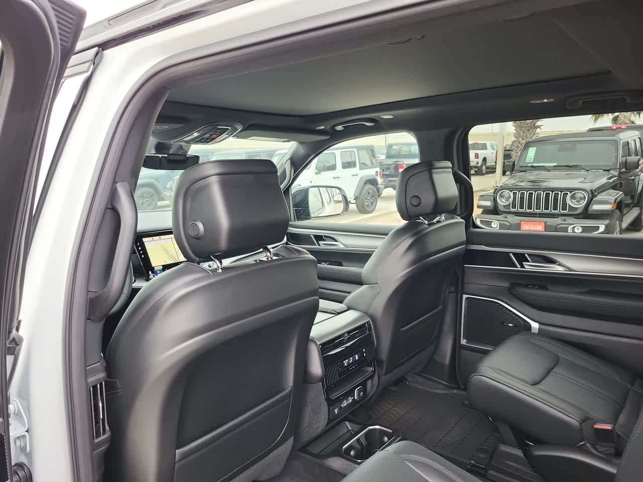 Thumbnail: 2026 Jeep Grand Wagoneer - 20