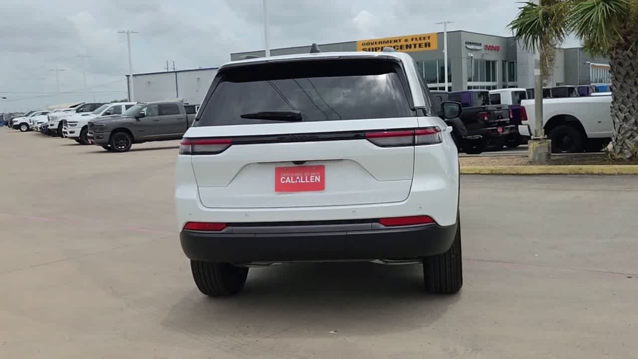 Thumbnail: 2026 Jeep Grand Cherokee - 7