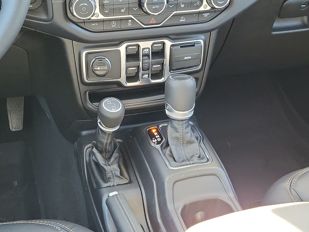 Thumbnail: 2026 Jeep Gladiator - 25