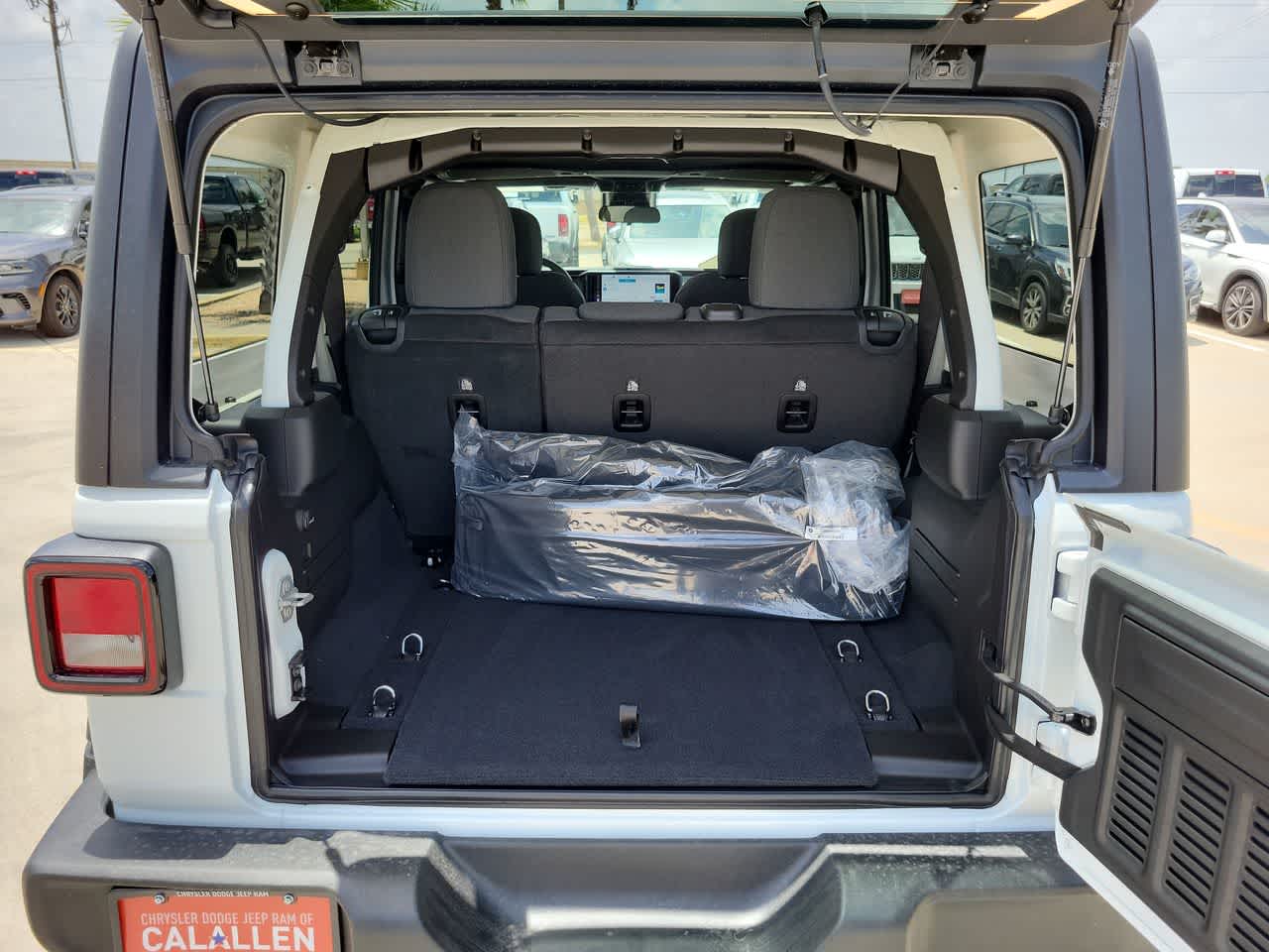 Thumbnail: 2025 Jeep Wrangler - 27