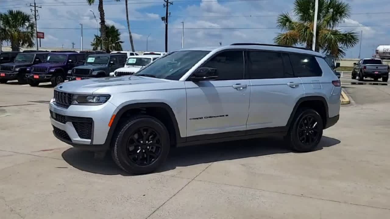 Thumbnail: 2026 Jeep Grand Cherokee L - 4