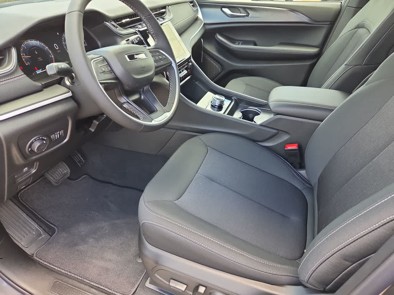 Thumbnail: 2026 Jeep Grand Cherokee - 10