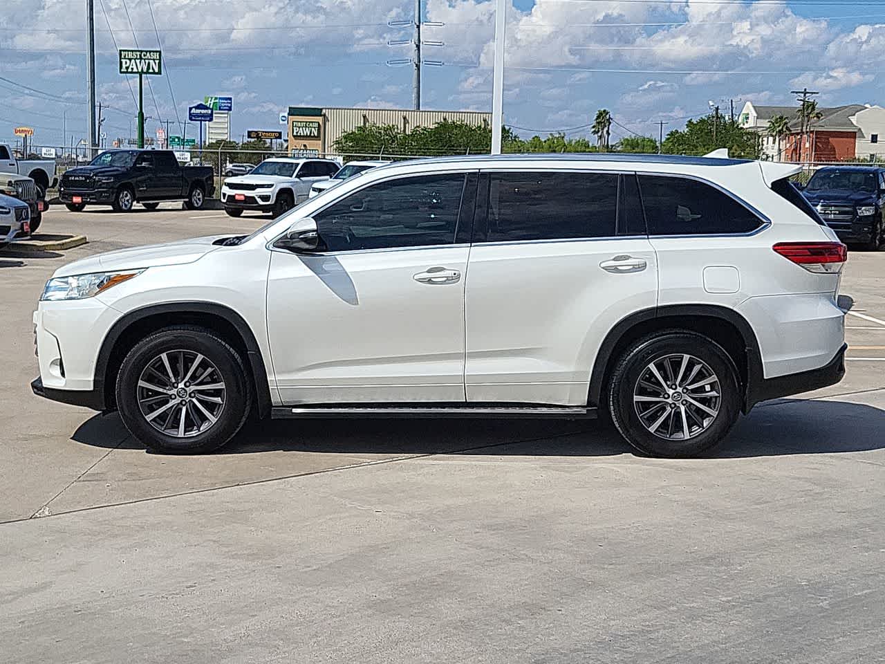 Thumbnail: 2018 Toyota Highlander - 11