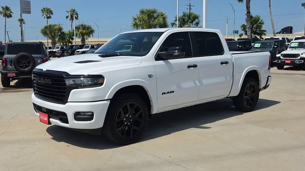 New 2026 Ram 1500 LARAMIE CREW CAB 4X4 5'7 BOX Pickup