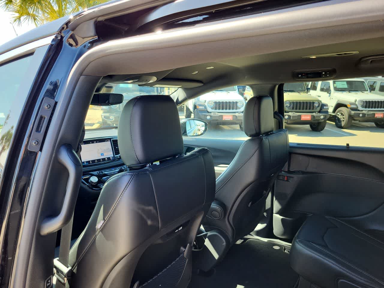 Thumbnail: 2026 Chrysler Pacifica - 20