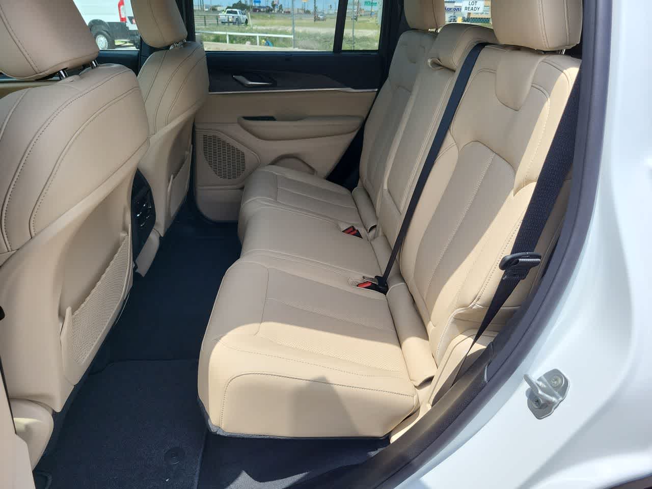 Thumbnail: 2025 Jeep Grand Cherokee - 21