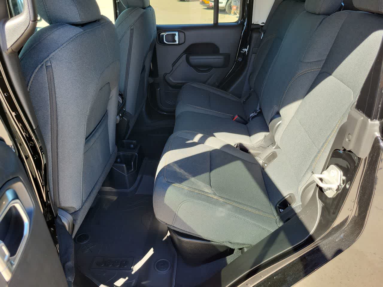 Thumbnail: 2026 Jeep Gladiator - 21