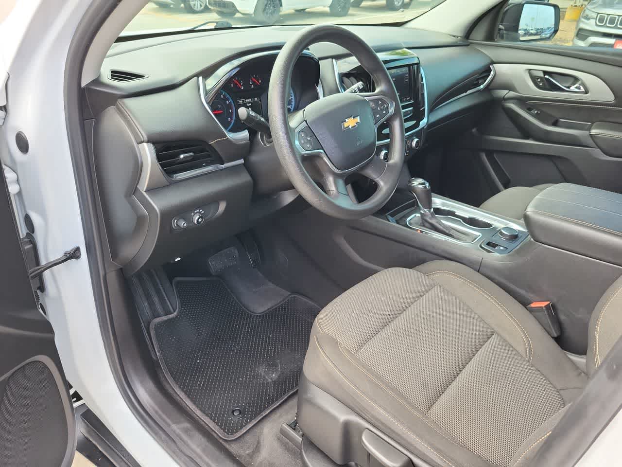 Thumbnail: 2020 Chevrolet Traverse - 10