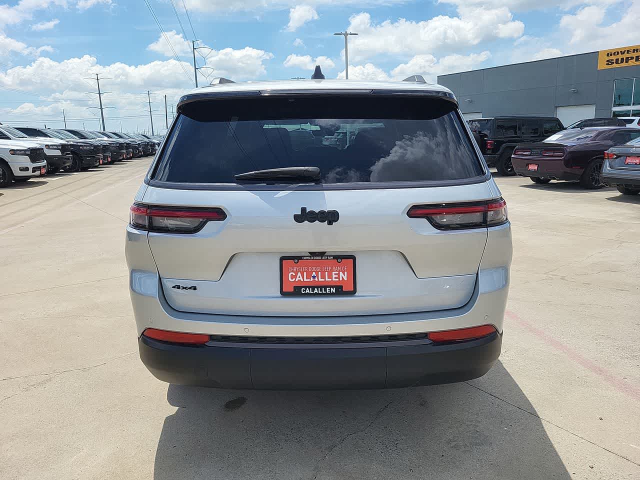 Thumbnail: 2026 Jeep Grand Cherokee L - 13
