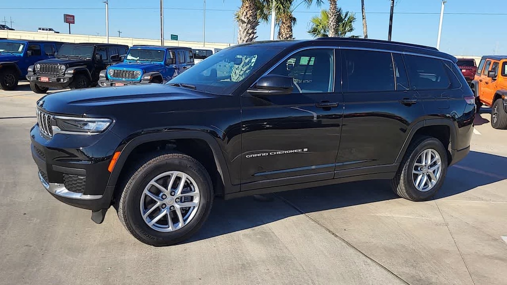 Used 2025 Jeep Grand Cherokee L Laredo SUV