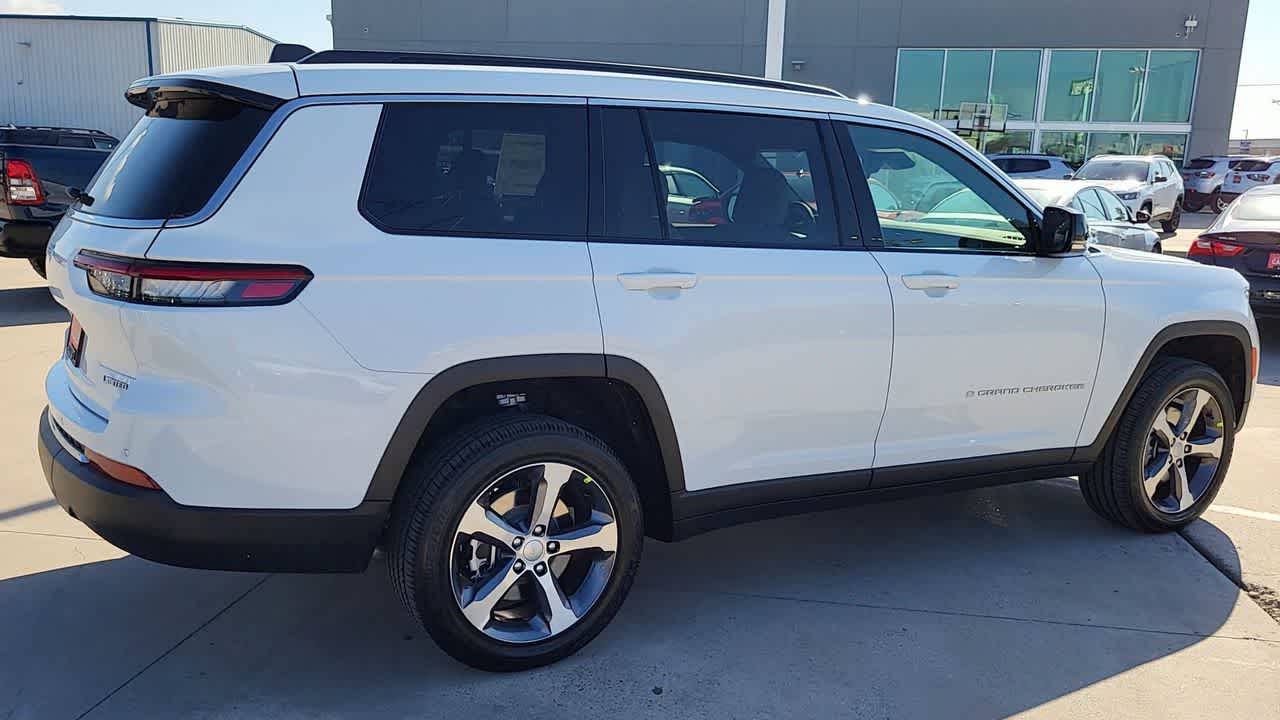 Thumbnail: 2025 Jeep Grand Cherokee - 8