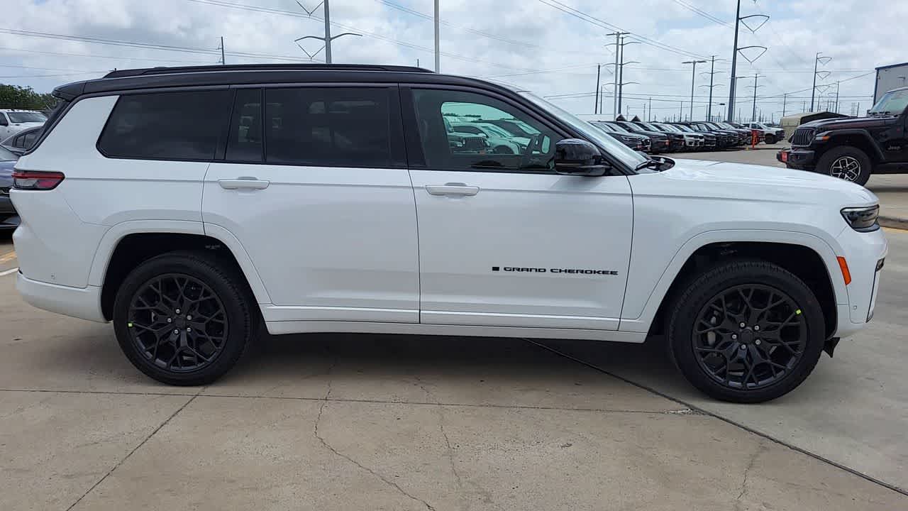Thumbnail: 2026 Jeep Grand Cherokee - 9