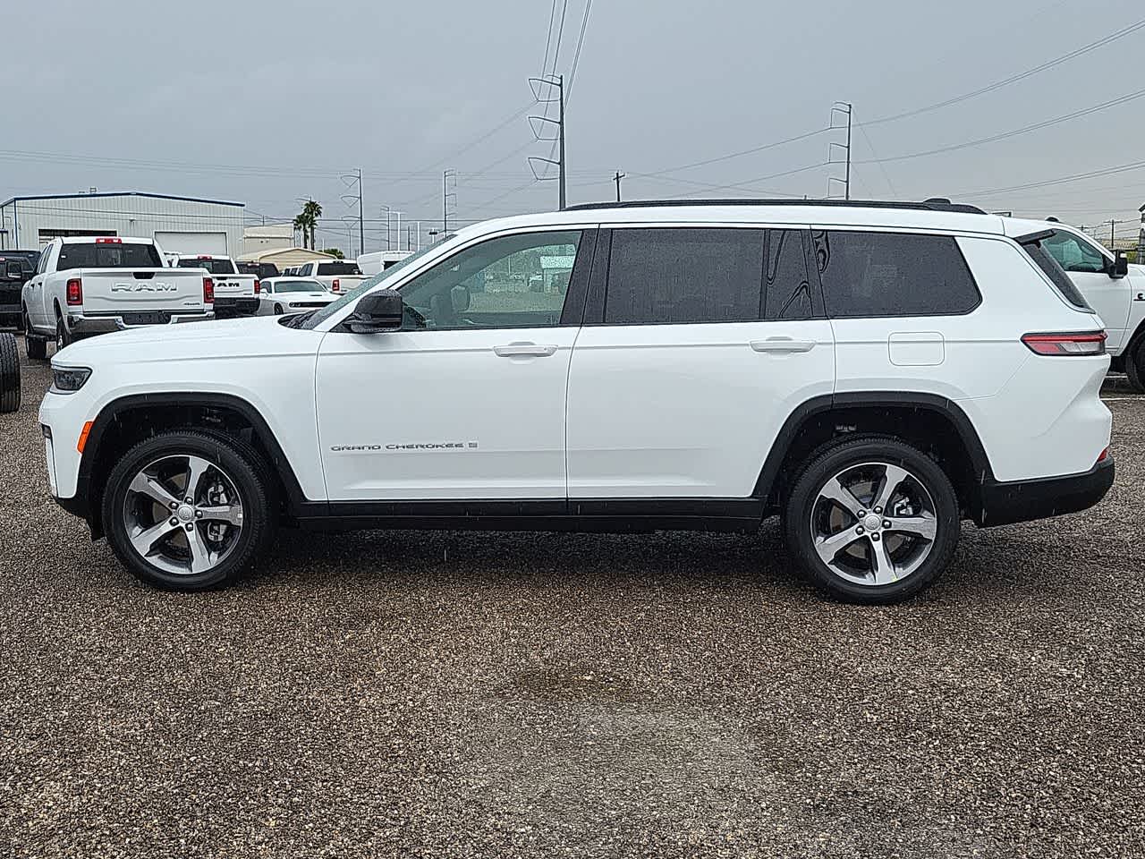 Thumbnail: 2026 Jeep Grand Cherokee - 11