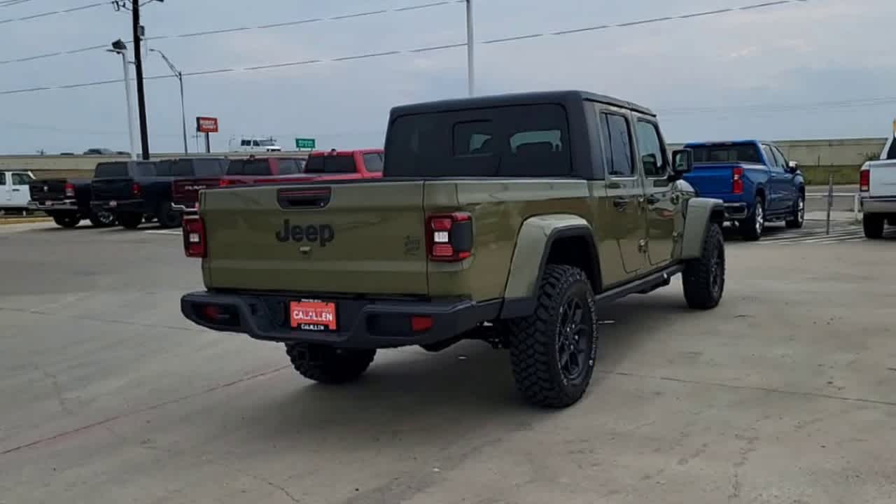 Thumbnail: 2026 Jeep Gladiator - 7