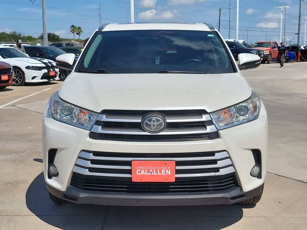 Thumbnail: 2018 Toyota Highlander - 14