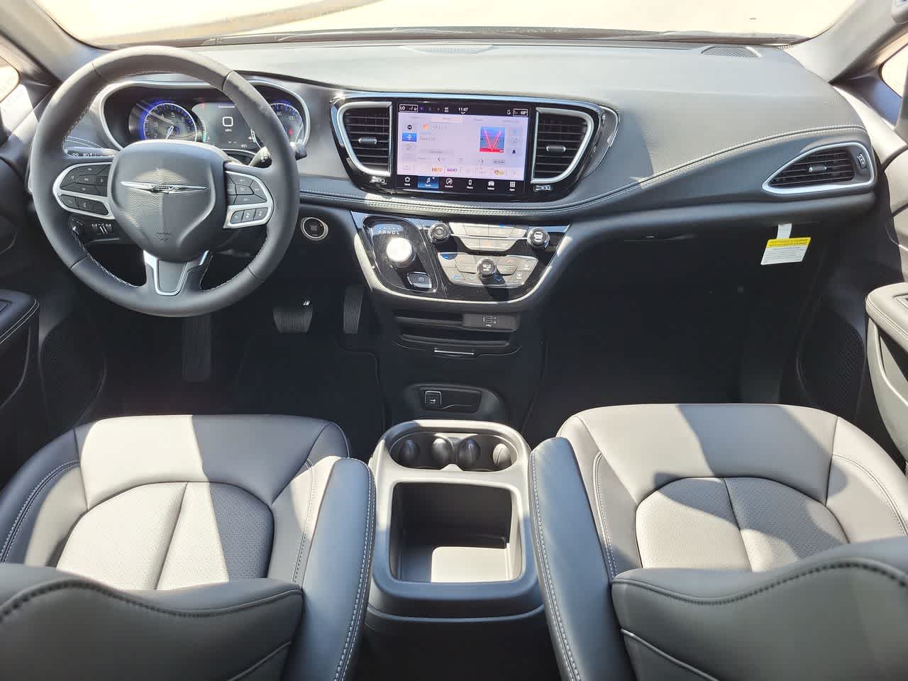 Thumbnail: 2026 Chrysler Pacifica - 18