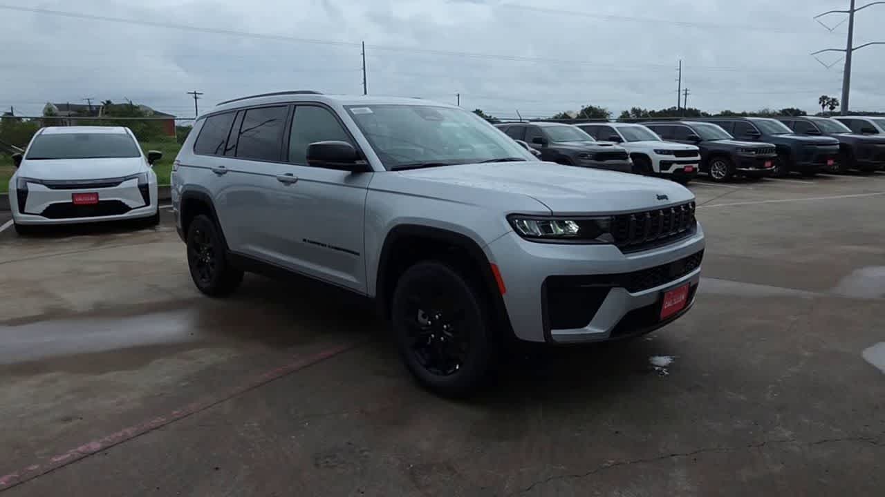 Thumbnail: 2026 Jeep Grand Cherokee - 2