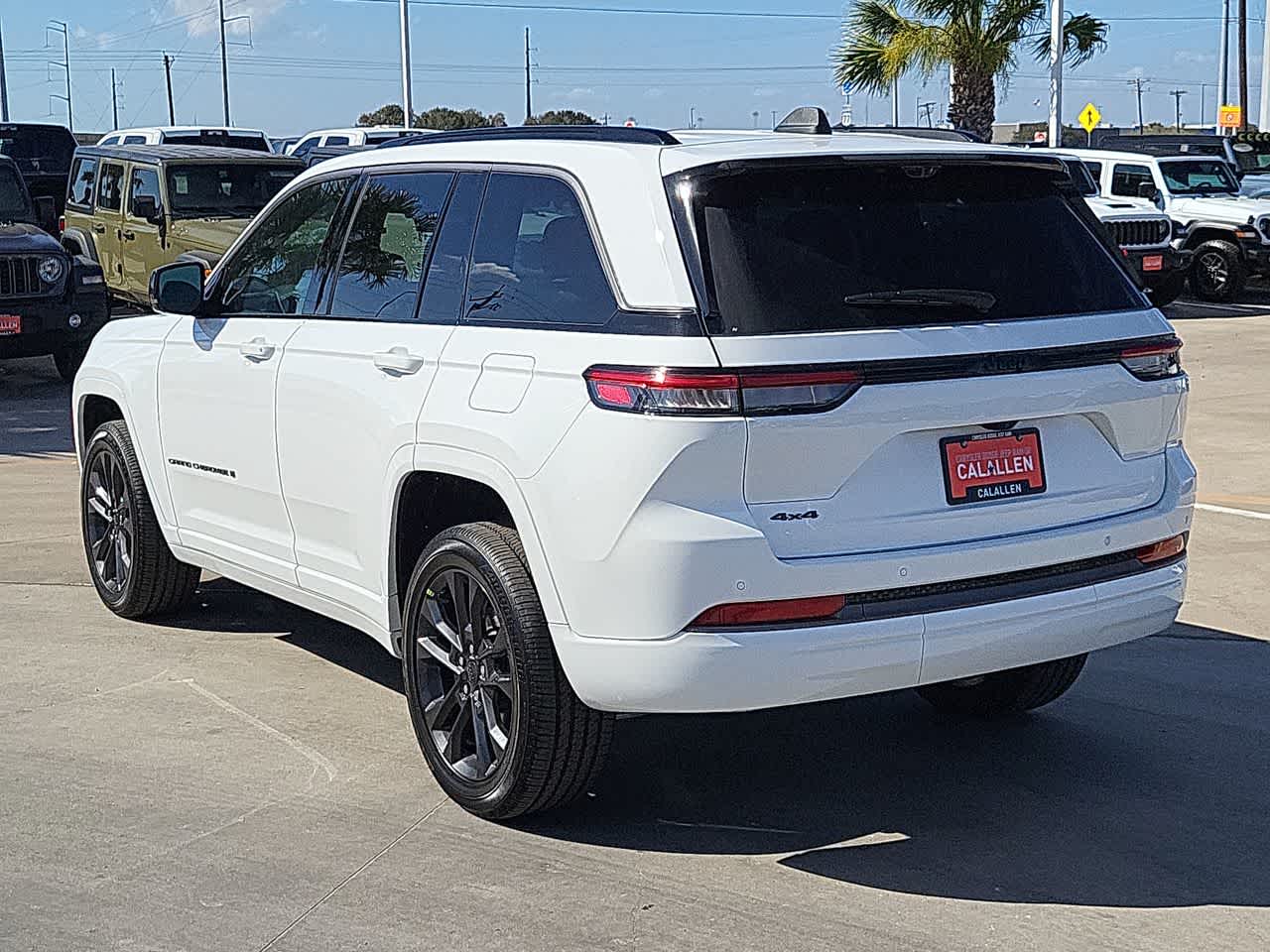 Thumbnail: 2026 Jeep Grand Cherokee - 12