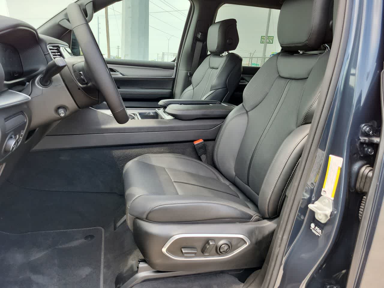 2024 Jeep Wagoneer Carbide 19