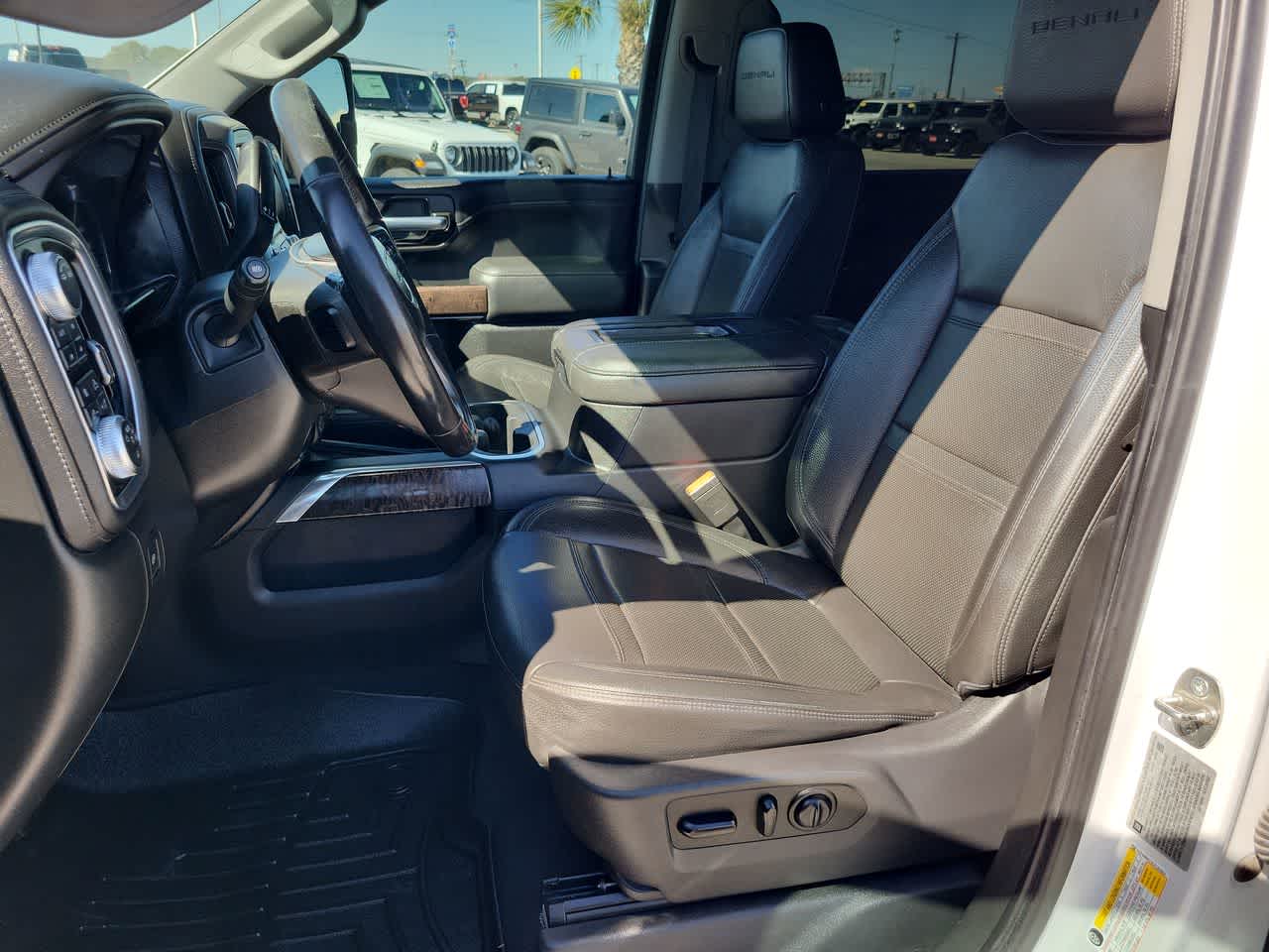 Thumbnail: 2020 GMC Sierra 2500 - 19